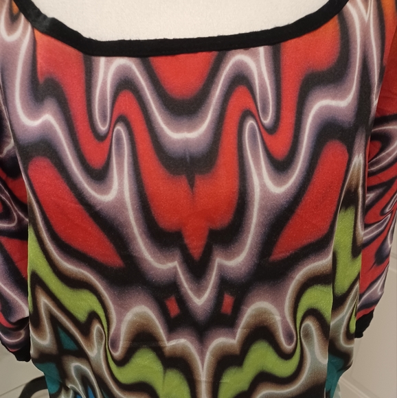 $4 Add-on Colourful Batwing Top - Size Medium - Picture 3 of 6